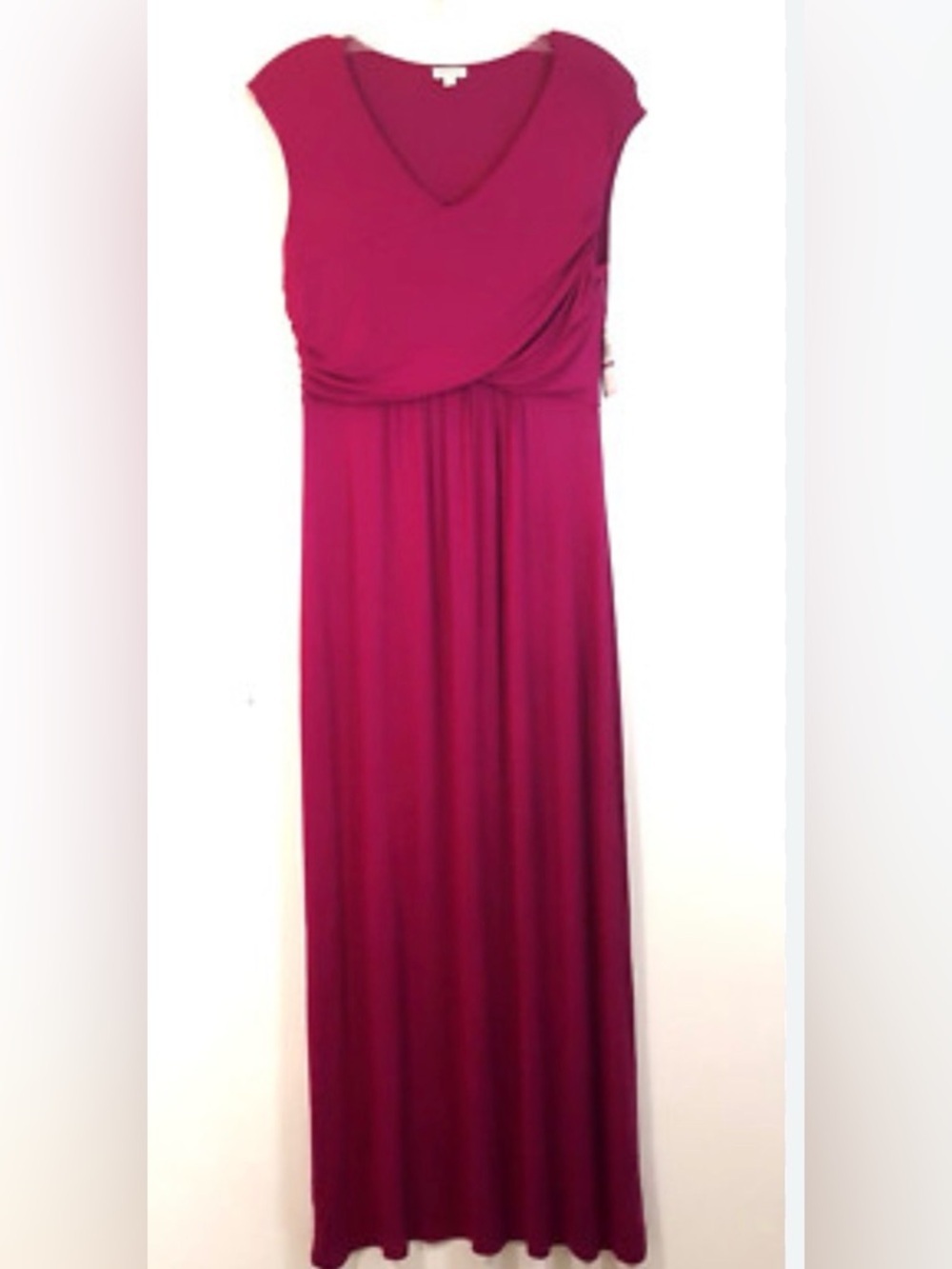 Spense Sleeveless V-Neck Maxi Dress in Magenta 💖